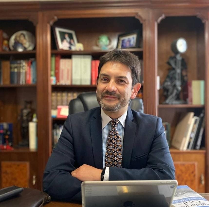 Mtro. Alejandro Nava